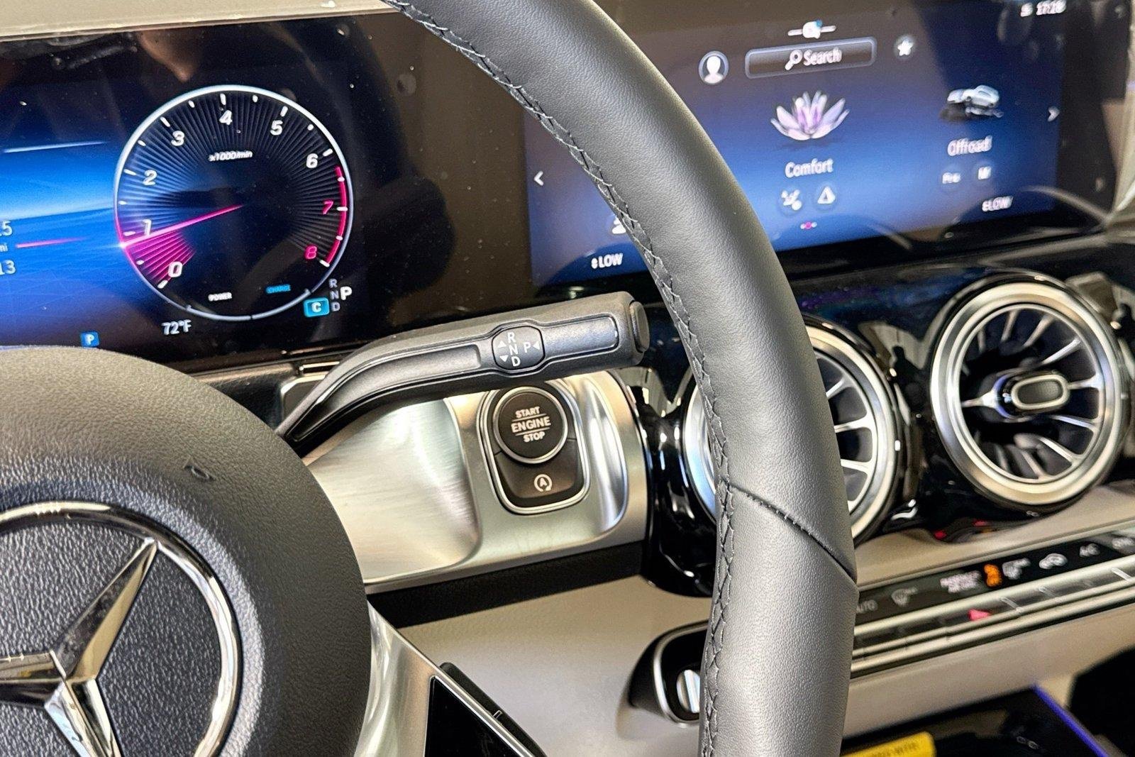 New 2026 Polar White Mercedes-Benz GLB 250 image 15