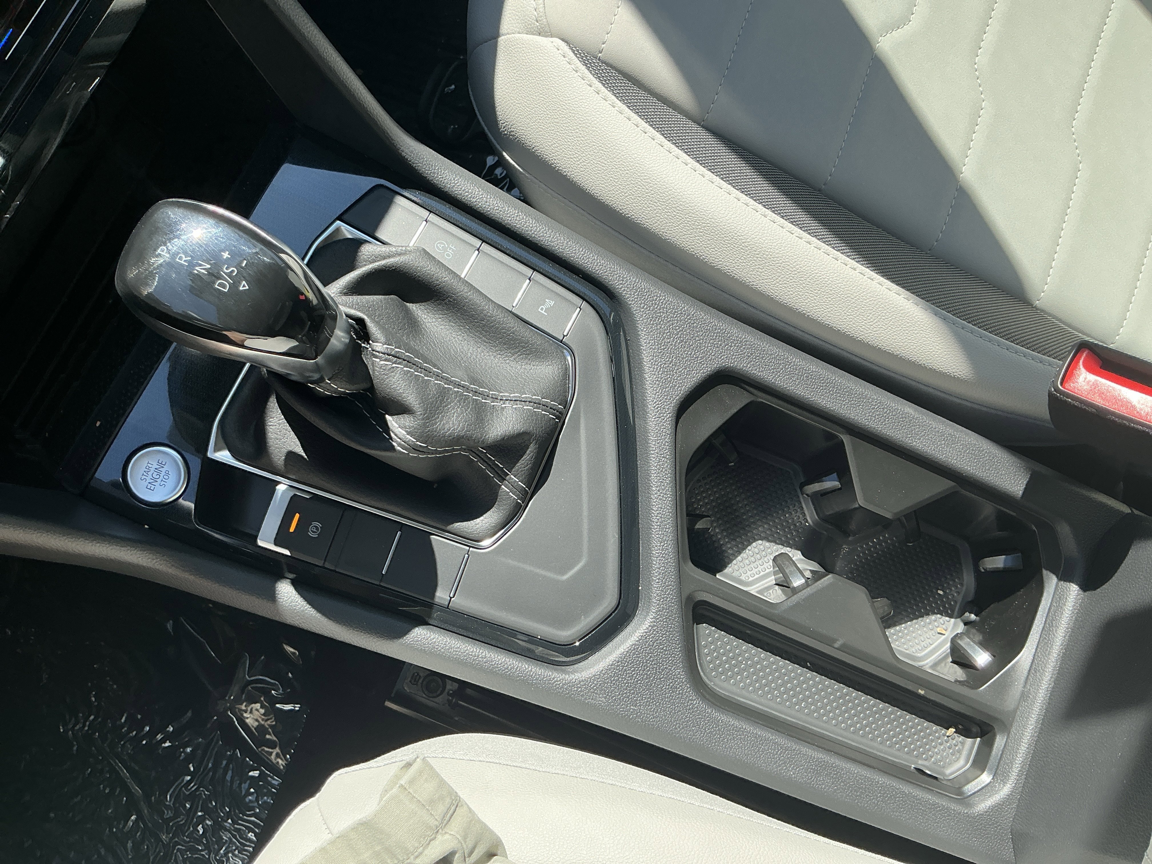 New 2026 Deep Black Pearl Volkswagen SE image 22