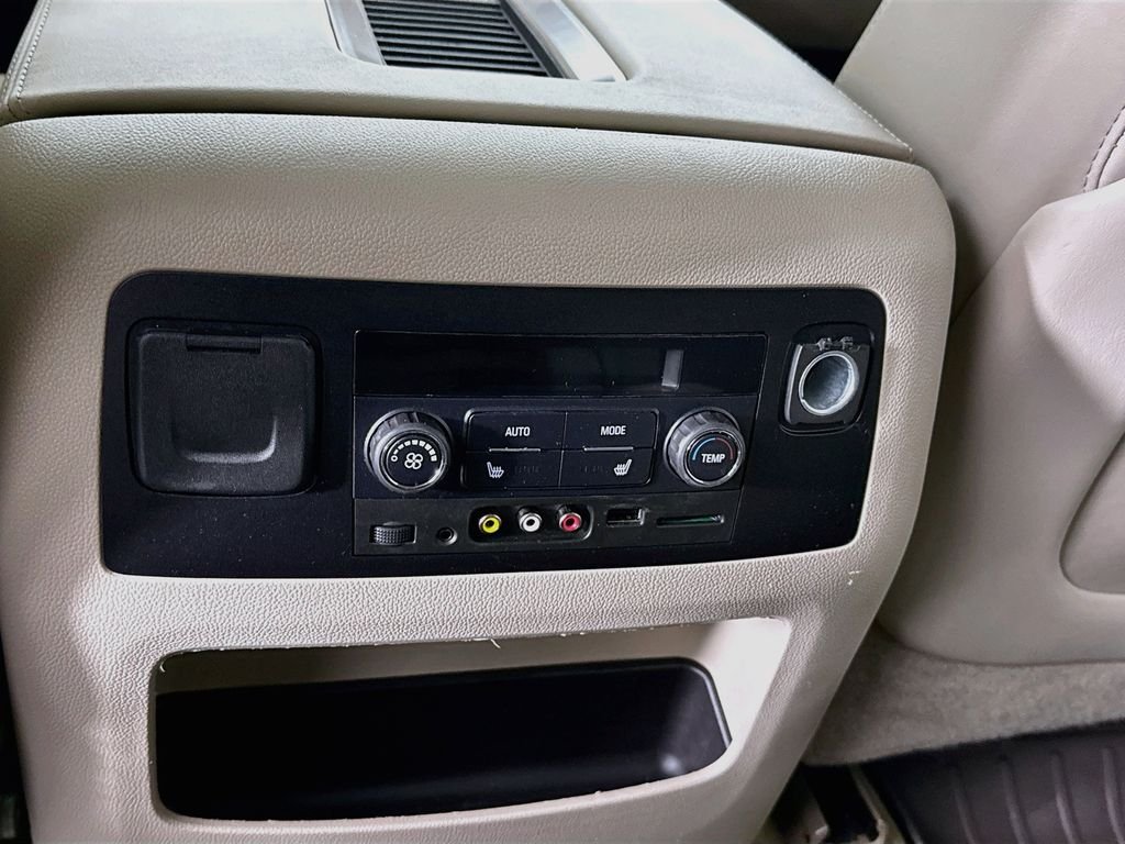 Used 2016 White GMC Denali image 28