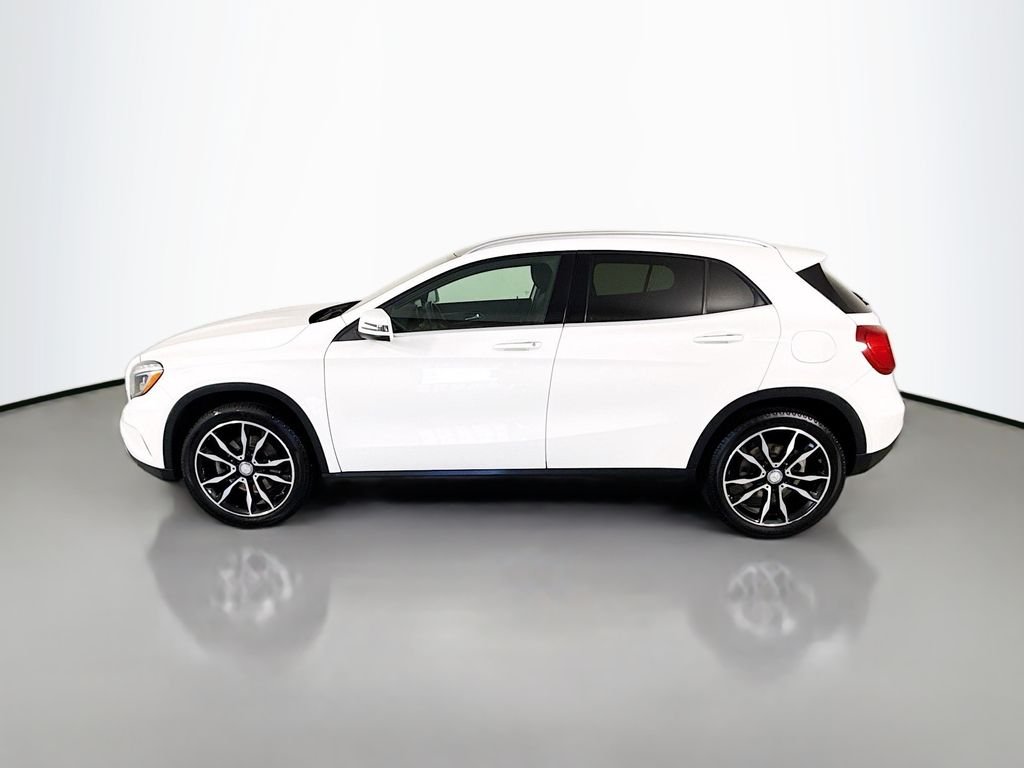 Used 2016 White Mercedes-Benz GLA 250 image 2