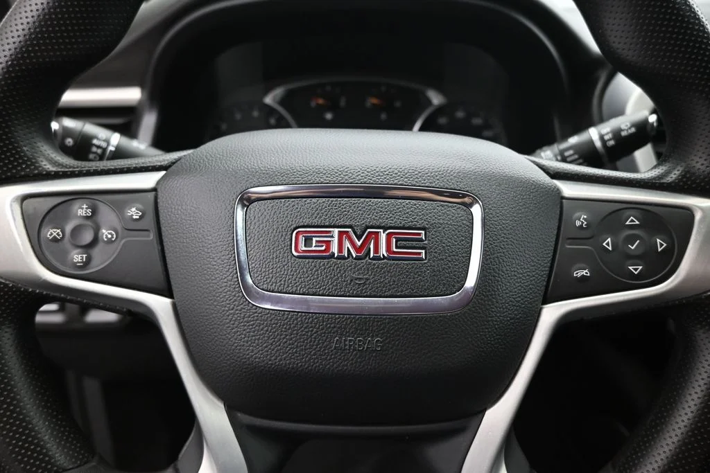 Used 2022 Black GMC SLE image 11