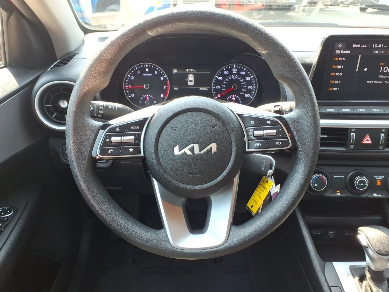 2023 Kia Forte LXS - Photo 12