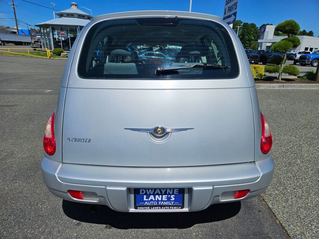 Used 2009 Bright Silver Metallic Clear Coat Chrysler LX image 4