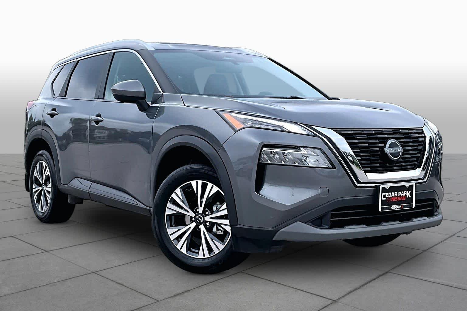 Used 2022 Gun Metallic Nissan SV image 3