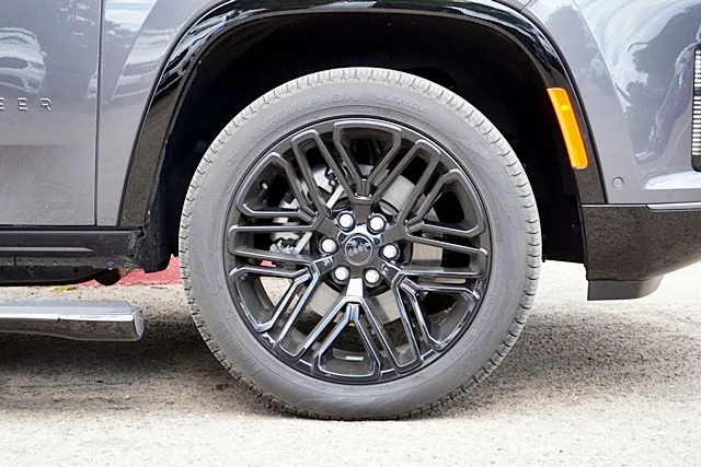 2026 Jeep Grand Wagoneer Limited Reserve - Photo 7