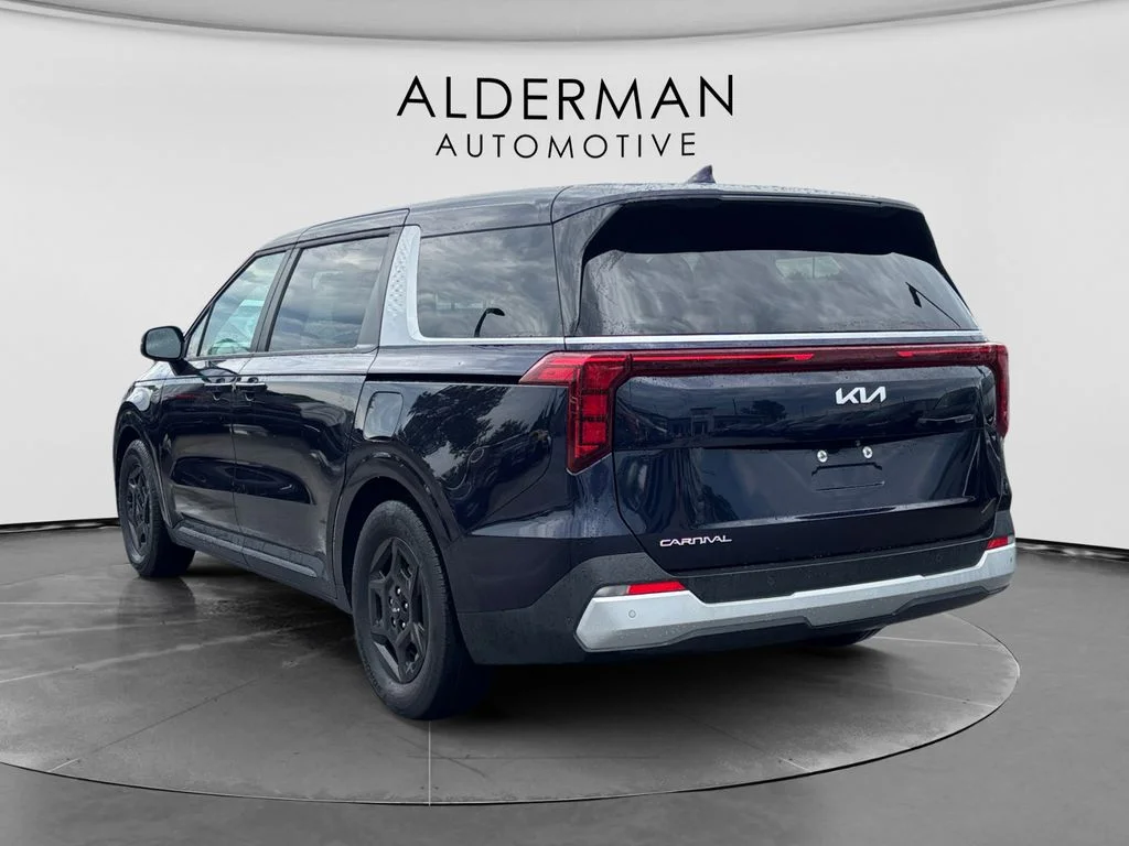 Used 2022 Gray Kia LXS image 3
