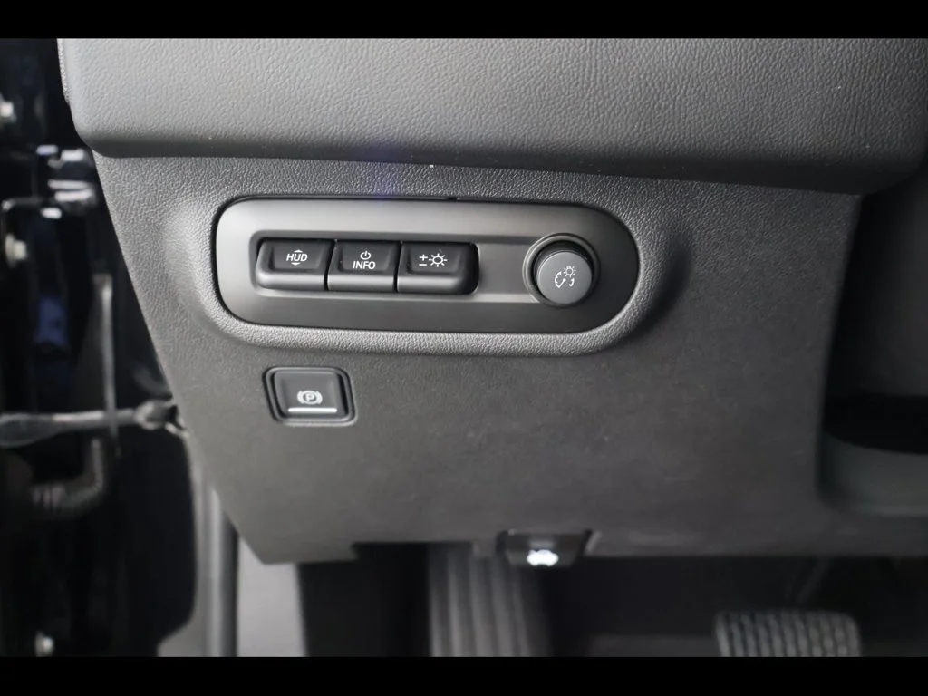 Used 2022 Black GMC AT4 image 29