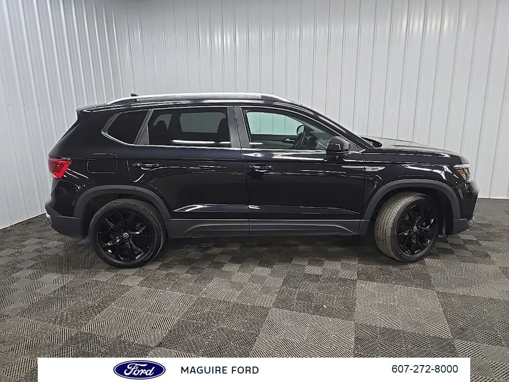 Used 2022  Volkswagen 1.5T SE image 2
