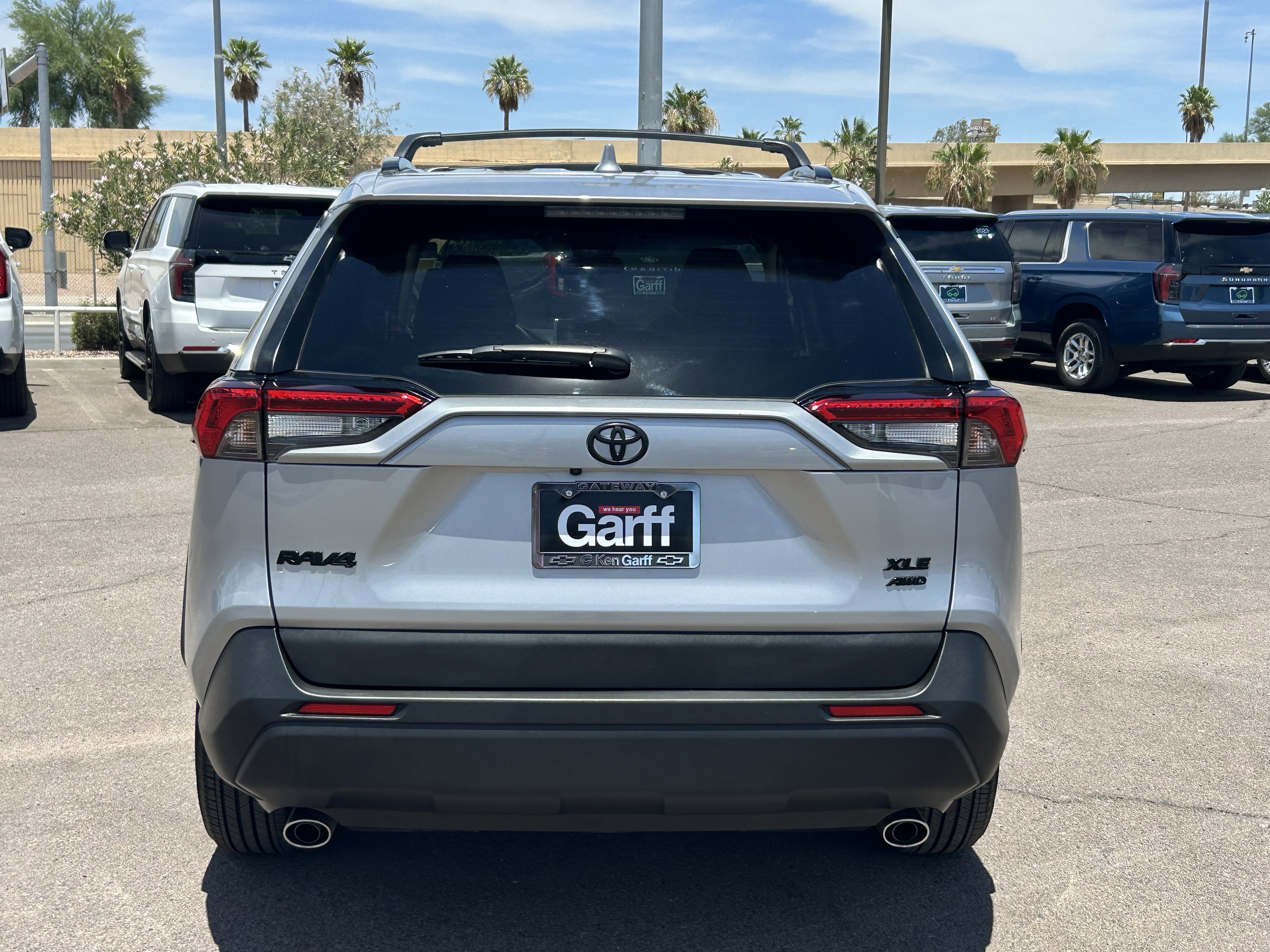 2025 Toyota RAV4 XLE - Photo 4