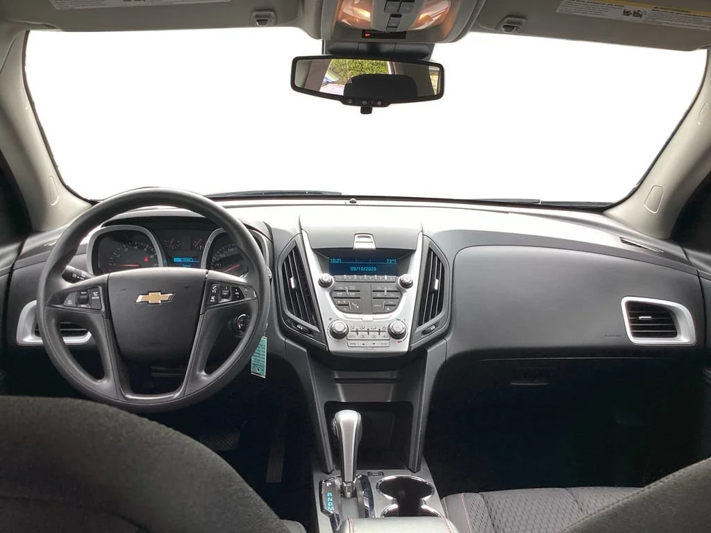 Used 2015 SUMMIT WHITE Chevrolet LS image 11