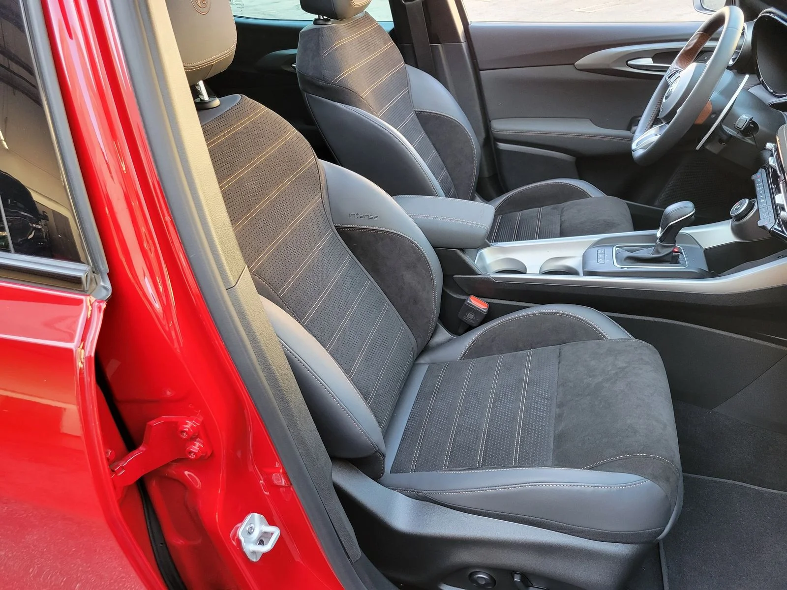 Used 2025 Red Alfa Romeo INTENSA image 20