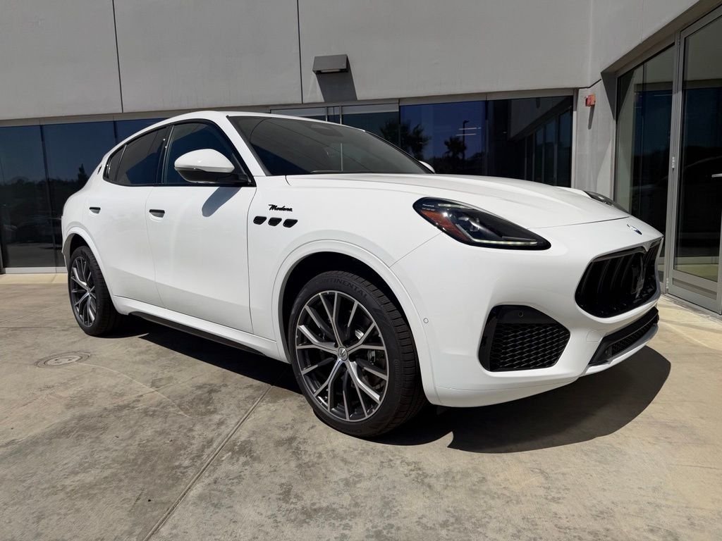 2026 Maserati Grecale Modena V6