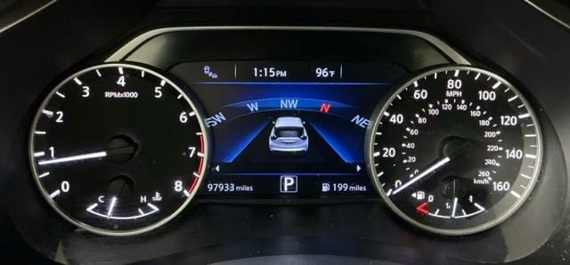 Used 2018 White Nissan Platinum image 17