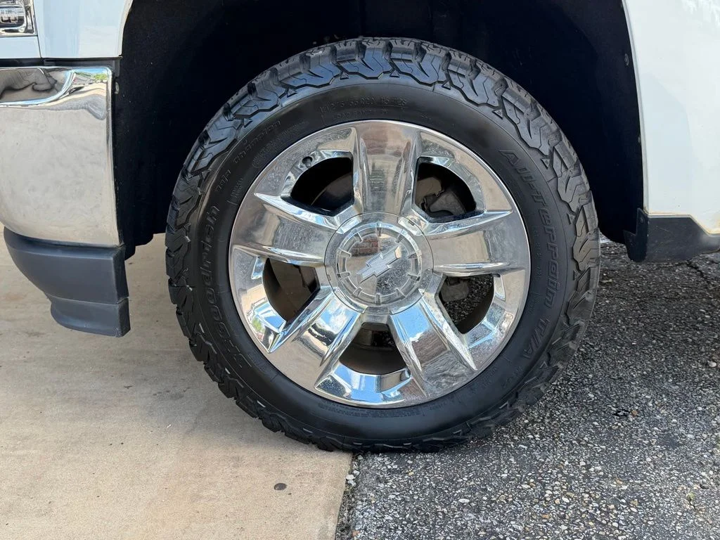 Used 2018 White Chevrolet LTZ image 16