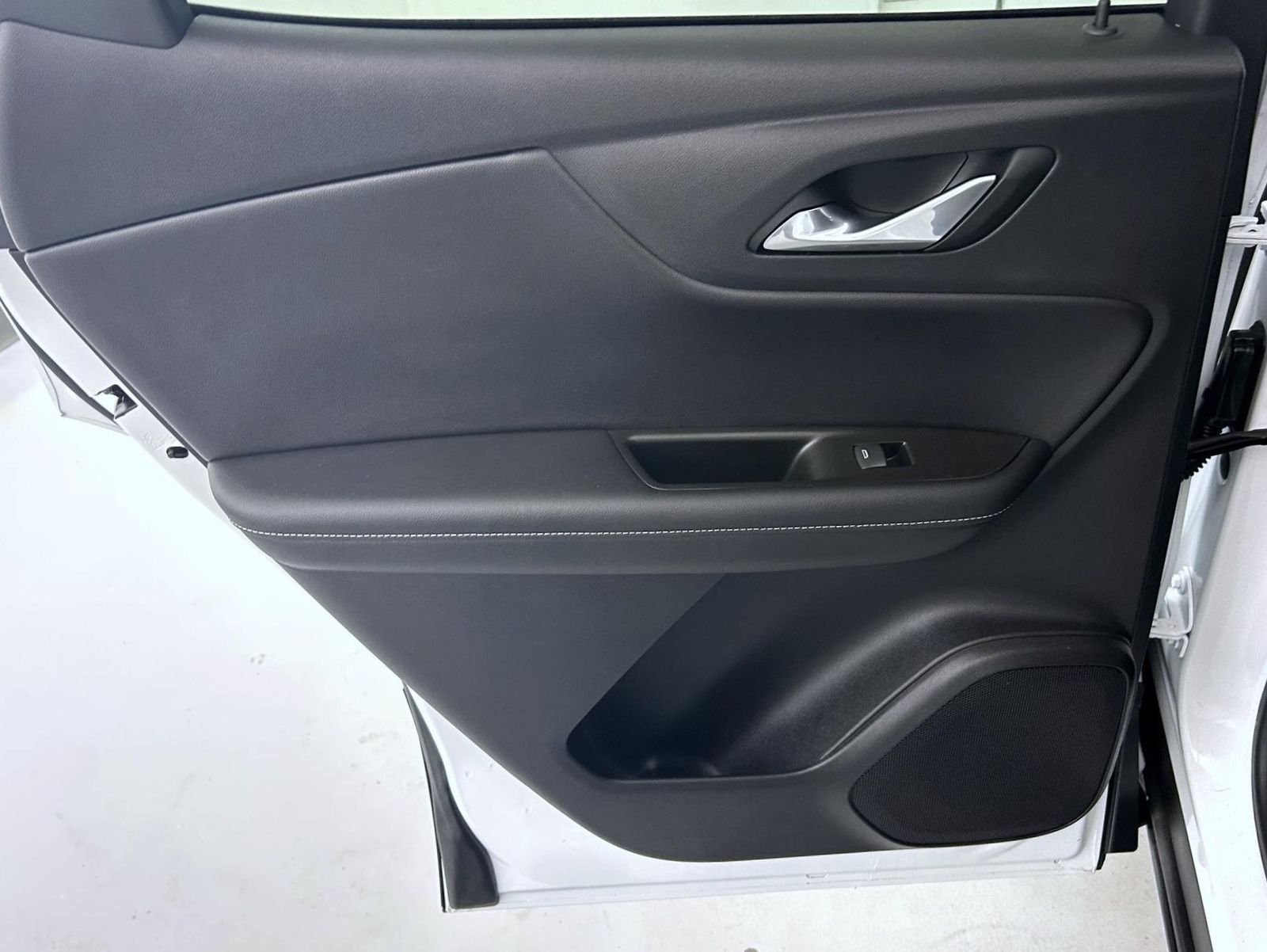 Used 2025 White Chevrolet LT image 20
