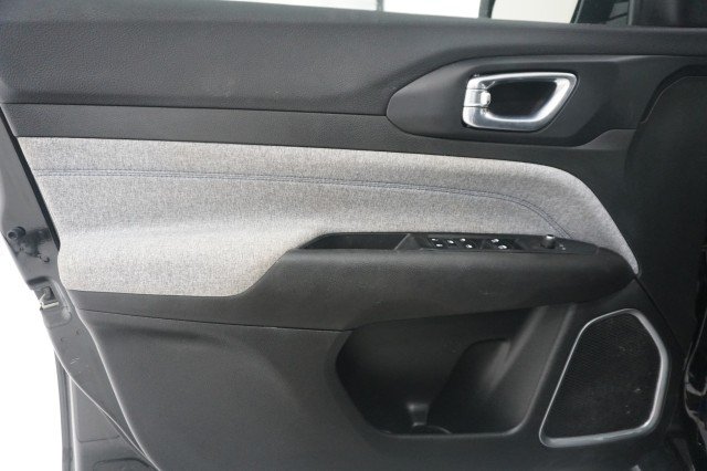 Used 2025 Diamond Black Crystal Pearlcoat Jeep Sport image 15
