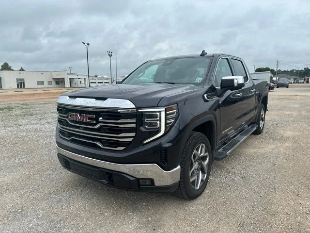 Certified Used 2023 Titanium Rush Metallic GMC SLT image 6