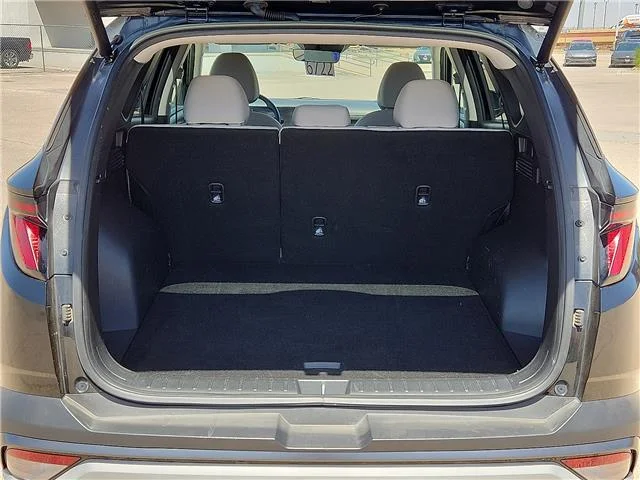 Used 2025 Black Hyundai SEL image 9