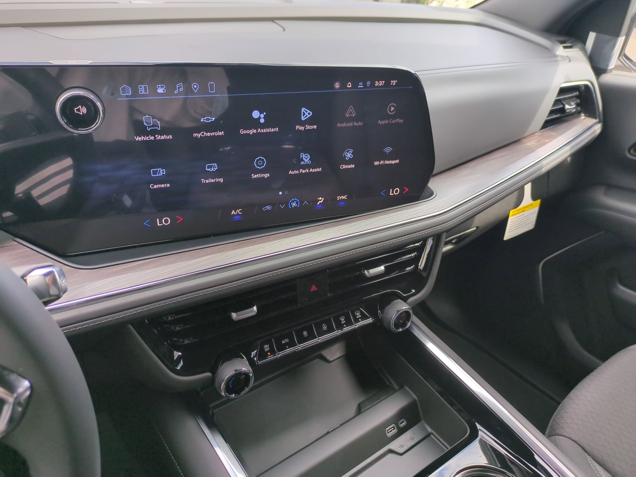 2026 Chevrolet Suburban LS - Photo 18