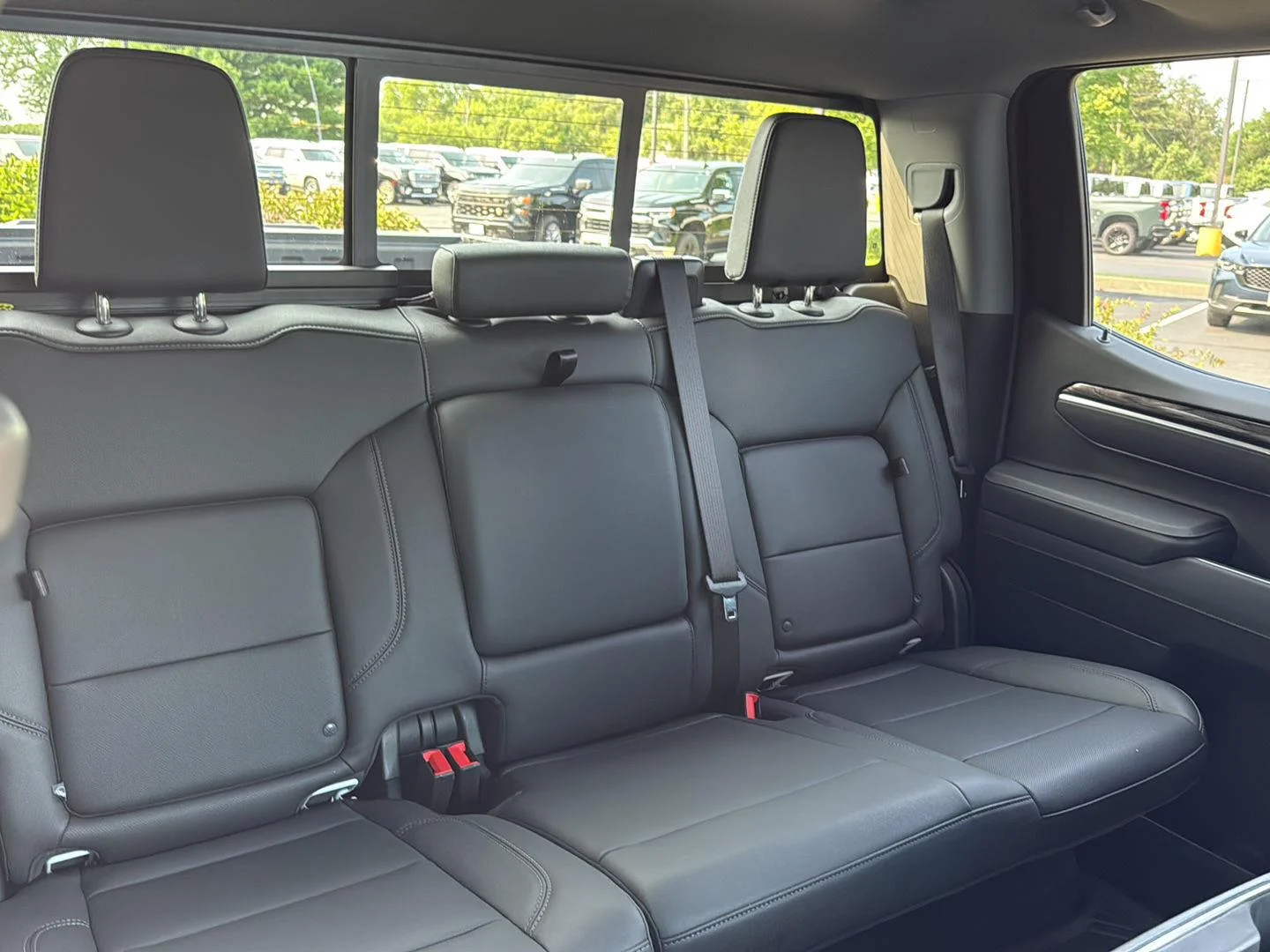 Used 2026 Polar White Tricoat Chevrolet LTZ image 28