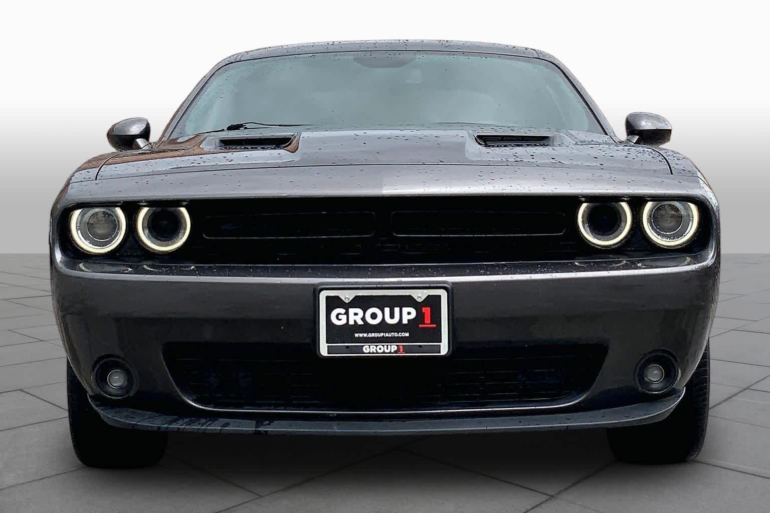 Used 2021 Granite Pearlcoat Dodge SXT image 4