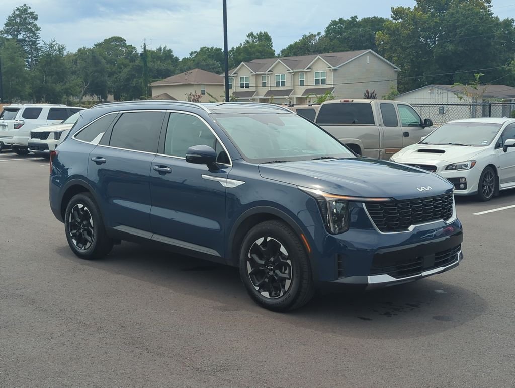 Used 2025 Black Kia S image 9