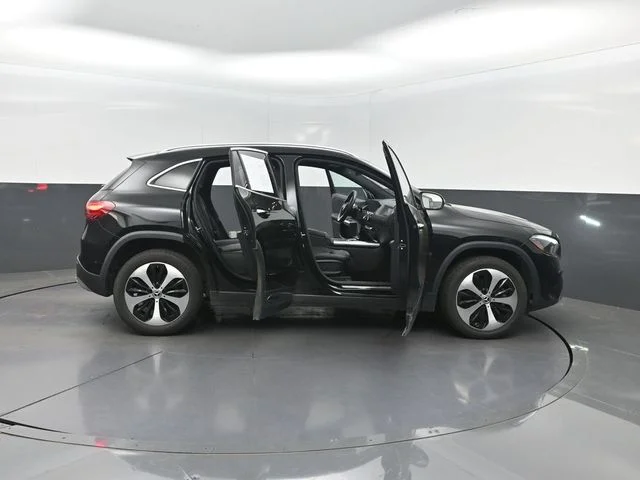 Used 2025 Black Mercedes-Benz GLA 250 image 32