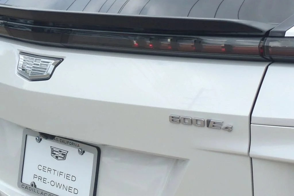 Certified Used 2024 Crystal White Tricoat Cadillac Sport 1 image 26