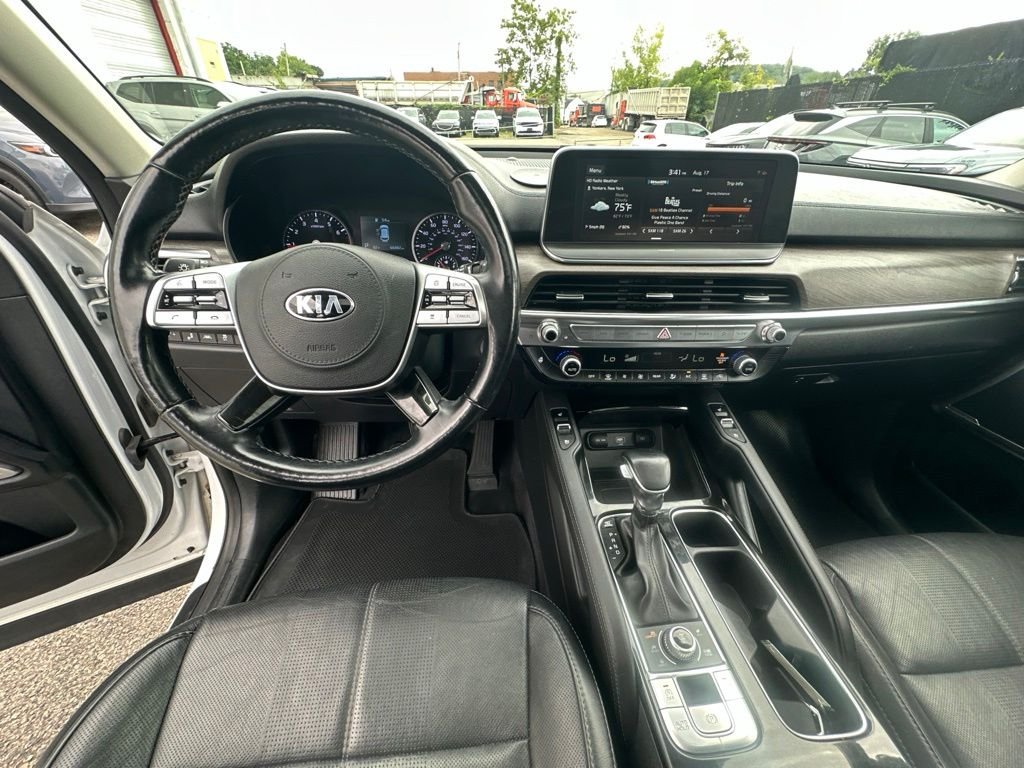 Used 2020 White Kia EX image 26