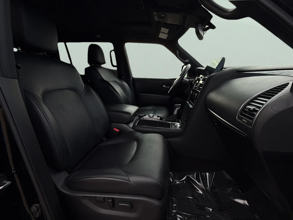 Used 2021 Super Black Nissan SL image 21