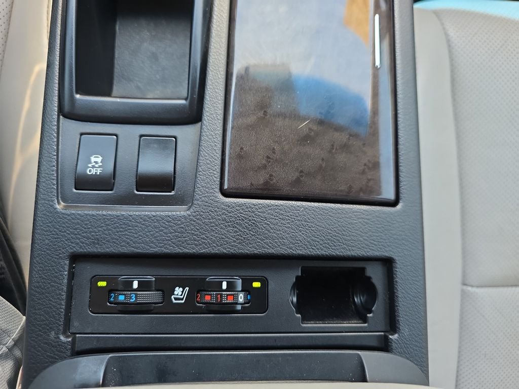 Used 2013 Starfire Pearl Lexus 350 image 38