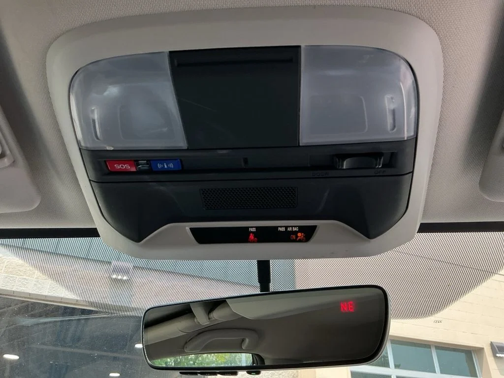 Used 2019 White Subaru 2.0i Premium image 28