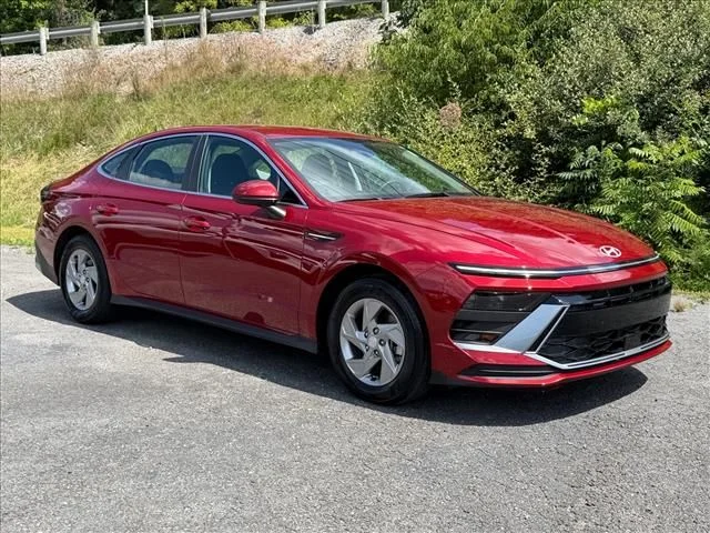Used 2026 Red Hyundai SE image 14