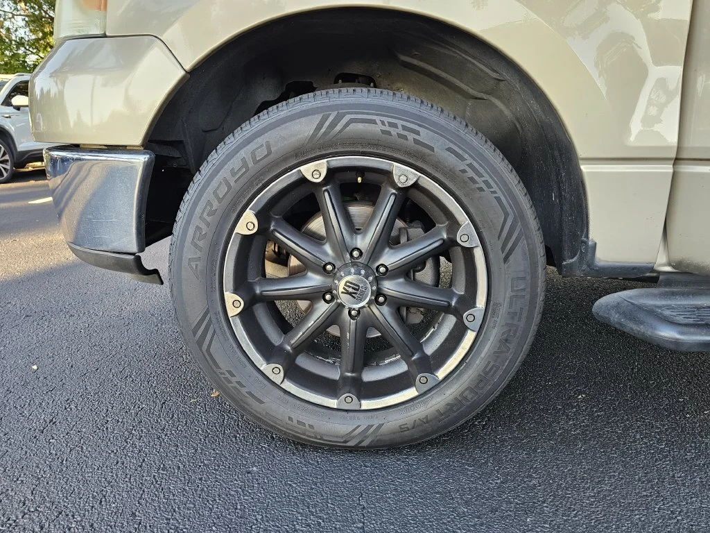 Used 2008 Beige Ford  image 23