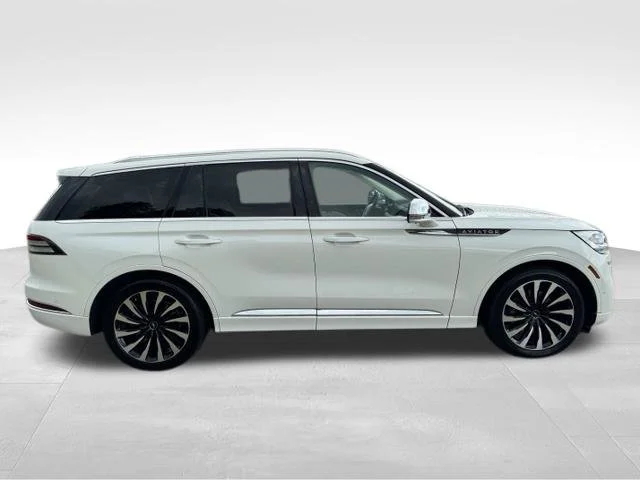 Used 2020 White Lincoln Black Label Grand Touring image 10
