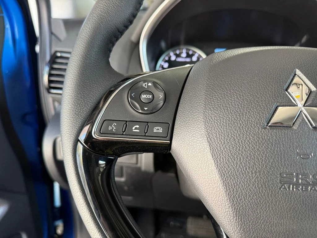 Used 2026  Mitsubishi SE image 24