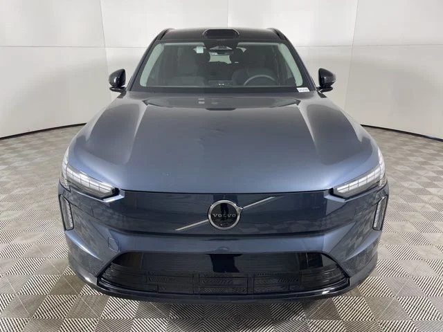 Used 2025 Blue Volvo Ultra Twin Motor Performance image 5