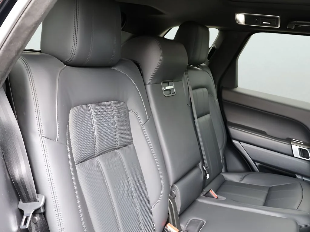 Used 2018 Narvik Black Land Rover HSE image 13