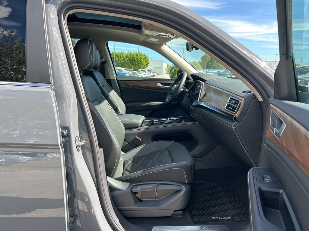 2026 Volkswagen Atlas SE w/Tech - Photo 41