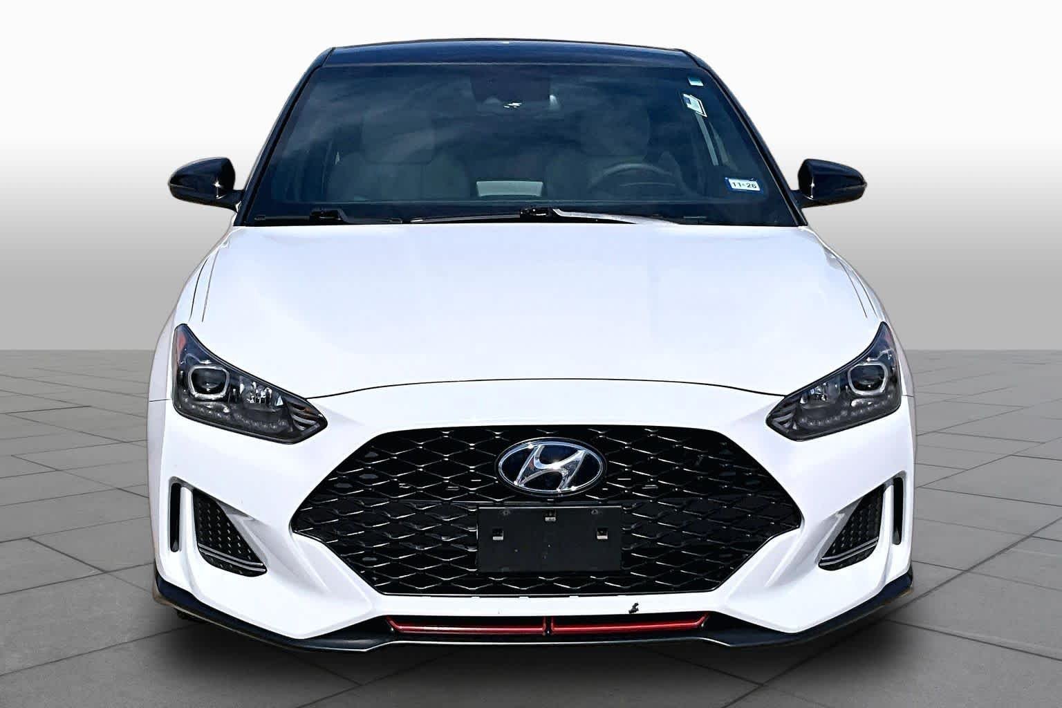 Used 2019 Chalk White w/Black Roof Hyundai Turbo Ultimate image 4