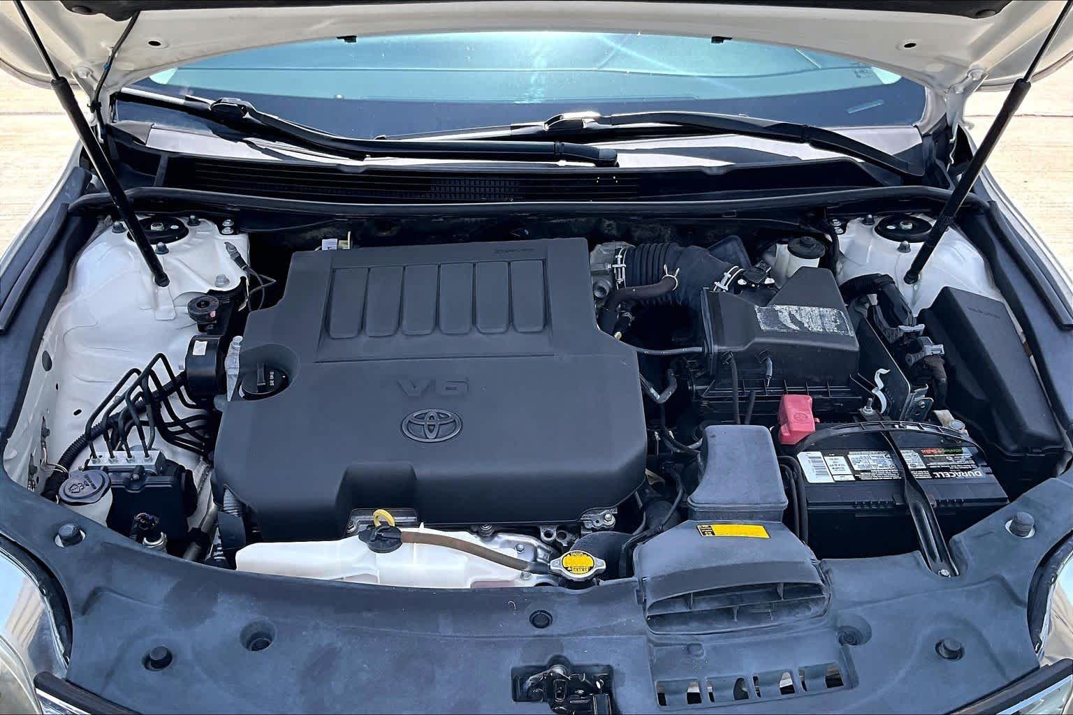 Used 2013 Blizzard Pearl Toyota Limited image 29