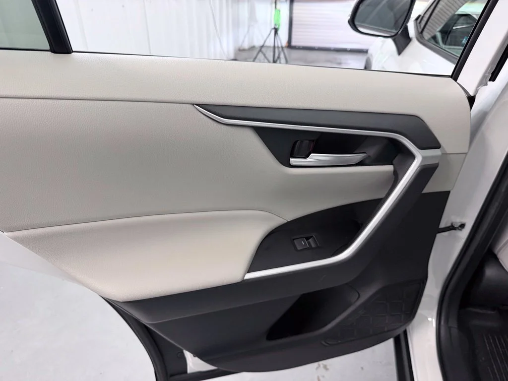 Used 2023 Beige Toyota XLE Premium image 27