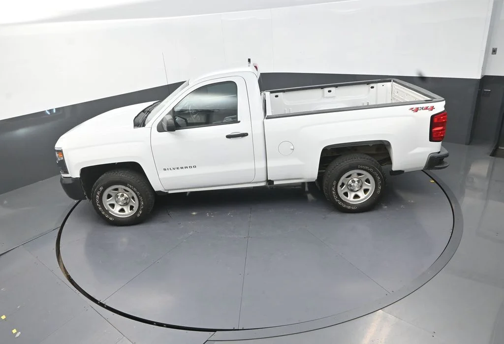 Used 2018 White Chevrolet WT image 17