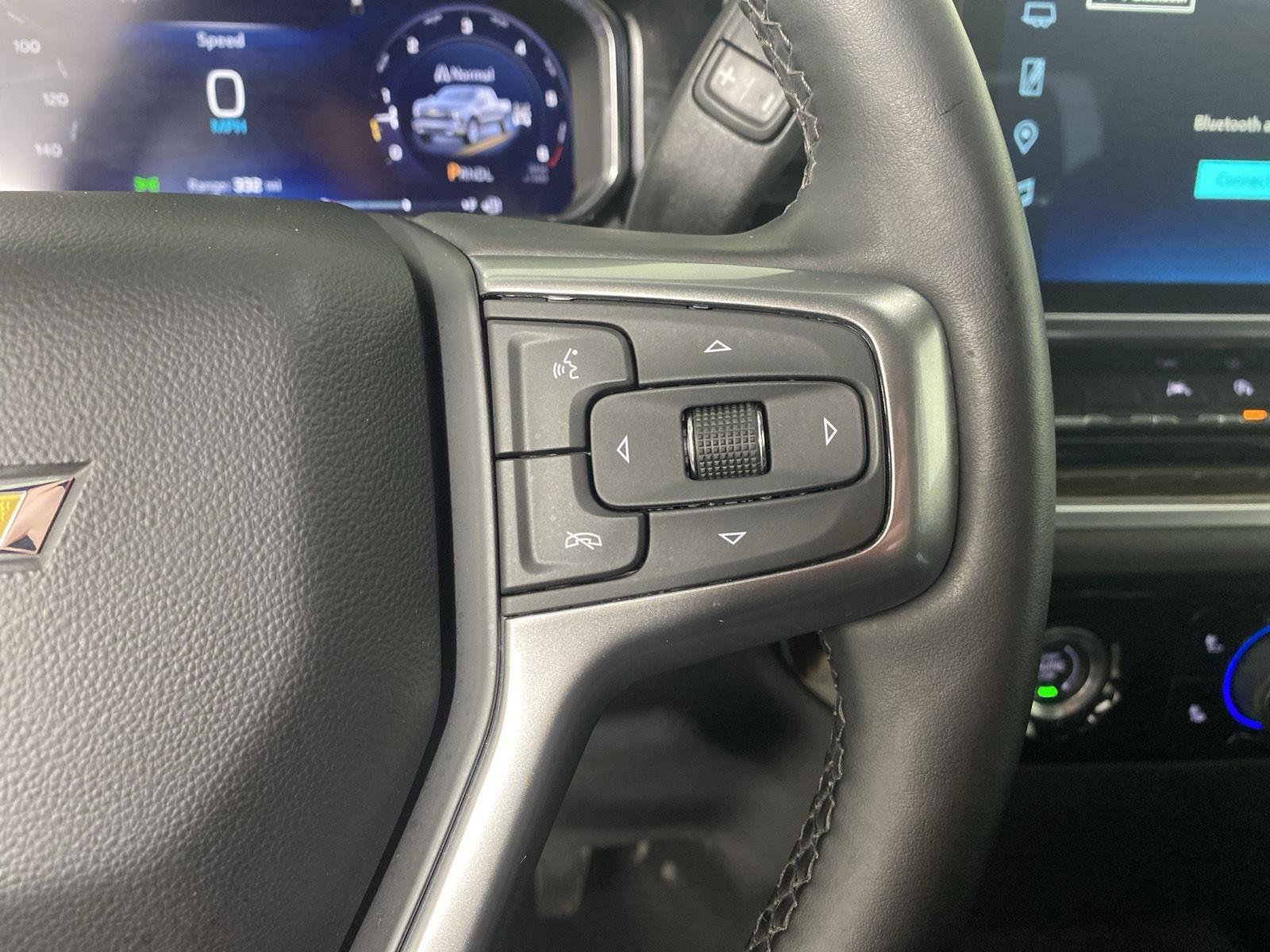 Used 2024 Summit White Chevrolet LT image 14
