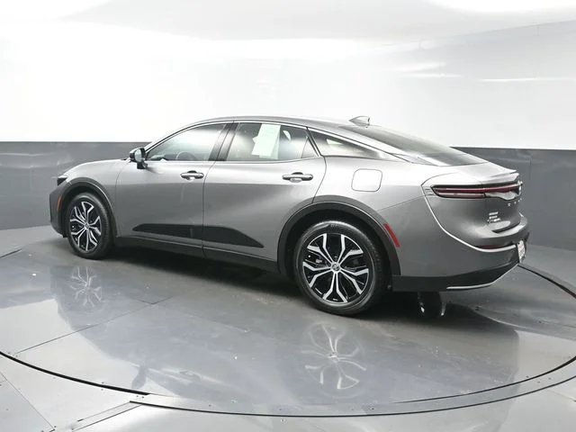 Used 2024  Toyota XLE image 5