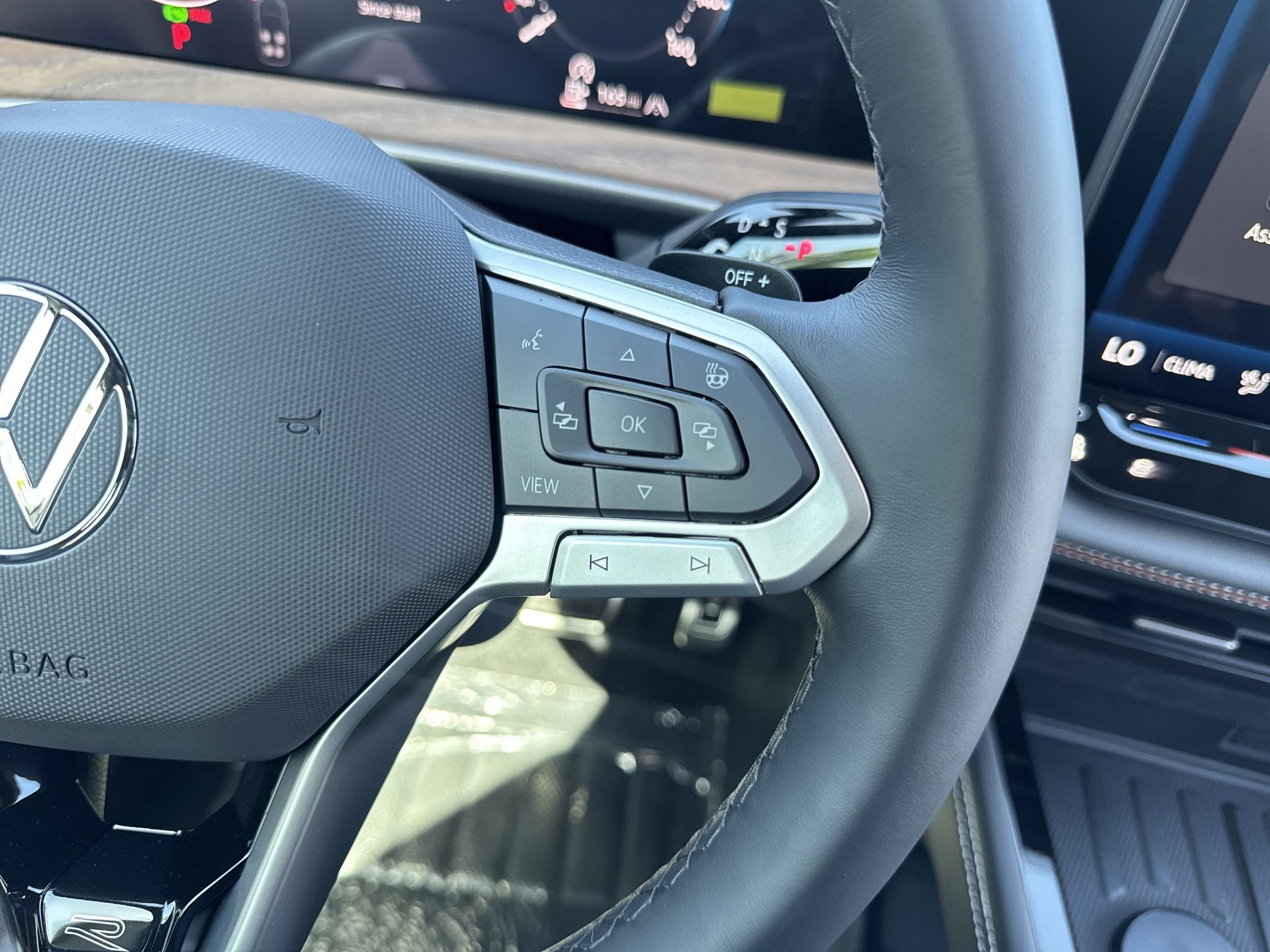 New 2027 SANDSTONE Volkswagen SEL Premium R-Line image 21