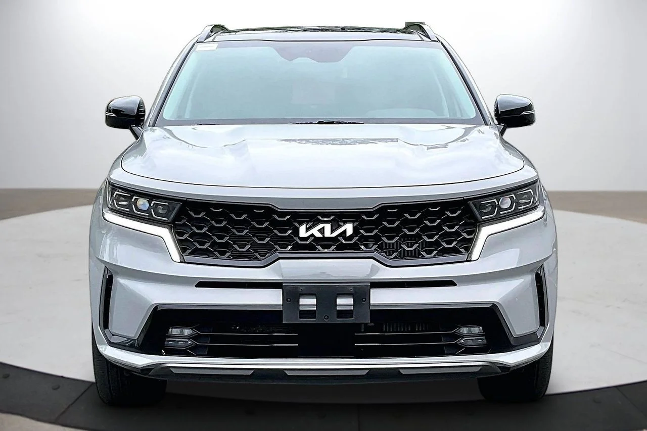Used 2023 Gray Kia SX image 3