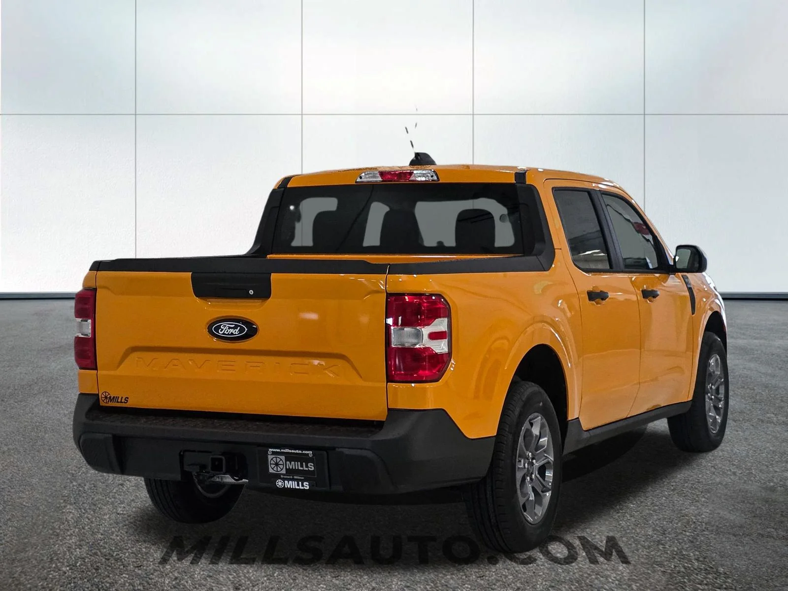 New 2026 Orange Fury Metallic Tri-Coat Ford XLT image 7