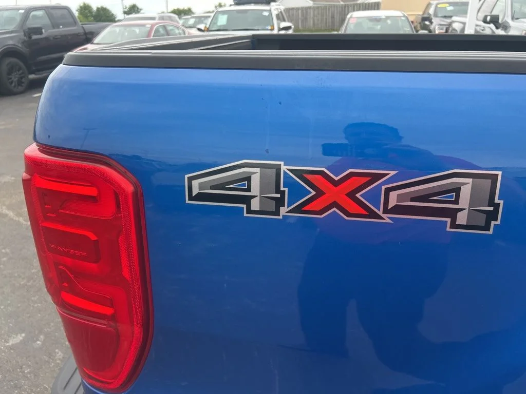 Used 2019 Lightning Blue Ford Lariat image 28