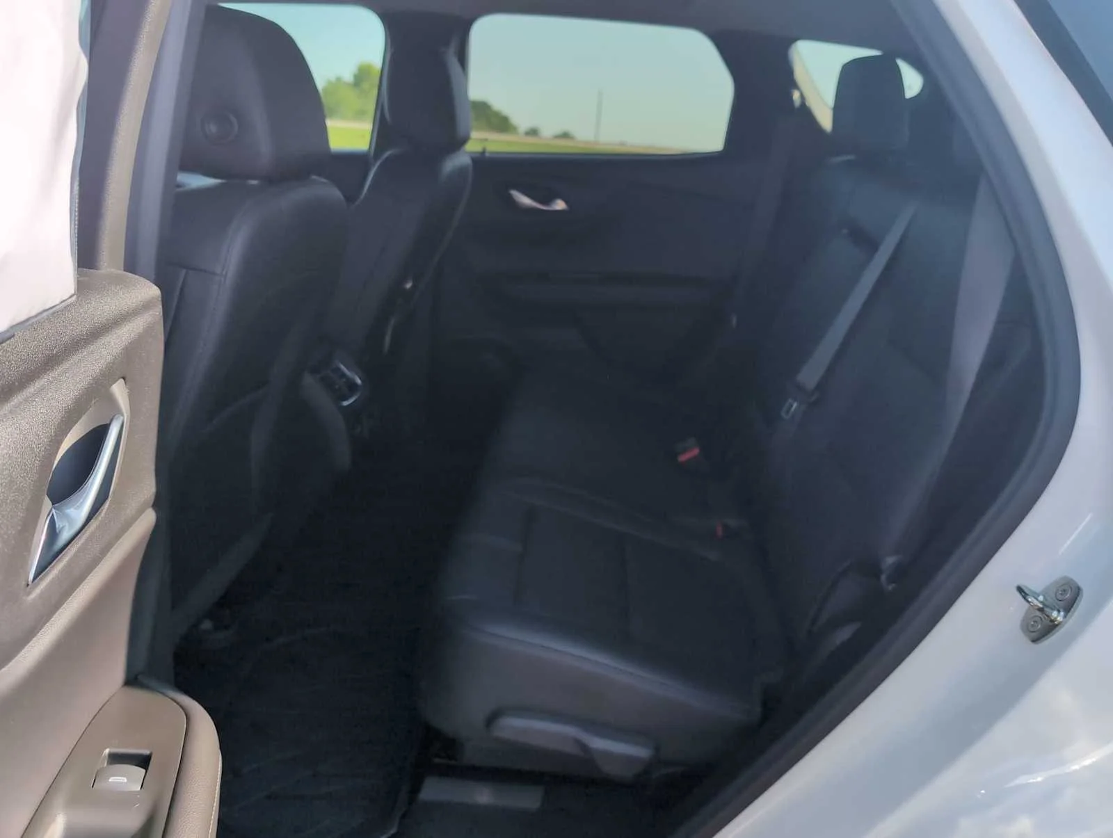 Used 2022 SUMMIT WHITE Chevrolet LT image 26